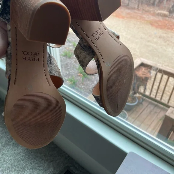 Frye and Co. Women’s Bryn Stitch Sandal Heeled Snake Print SZ 9 3”heel - Picture 2 of 9